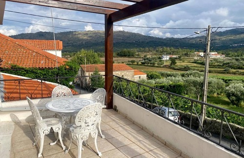 Celorico da Beira House | Holiday Home 'Casa Romã' with Mountain View, Private Terrace and Wi-Fi