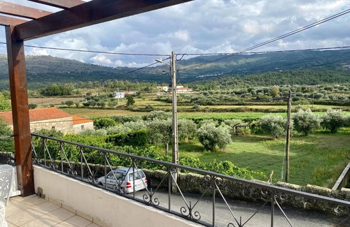 Celorico da Beira House | Holiday Home 'Casa Romã' with Mountain View, Private Terrace and Wi-Fi