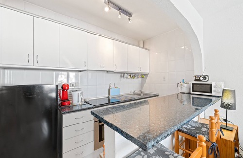 Los Altos House | Holiday Home 'Casa Alta' with Sea View, Shared Pool and Wi-Fi