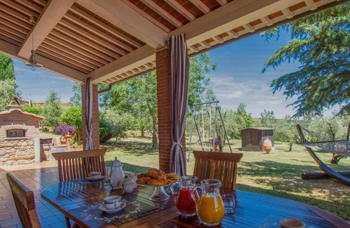 Capraia e Limite House | Holiday Home Casa Bensa by Interhome