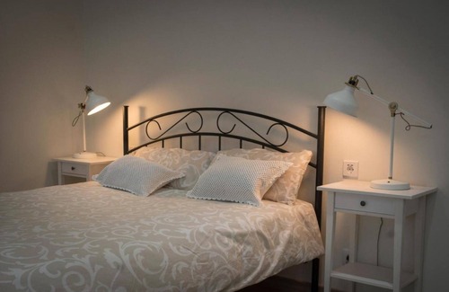 Vilamea House | Holiday Home 'Casa Blanco Vista Maravillosa' with Mountain View, Private Terrace and Wi-Fi