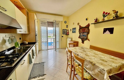 Vado Ligure House | Holiday Home Casa Conchiglia with Sea View & Balcony