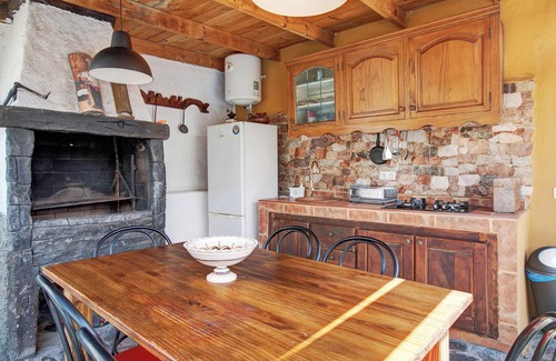 Arico House | Holiday Home Casa Candelaria 2 with Mountain View, Pool, Garden & Wi-Fi