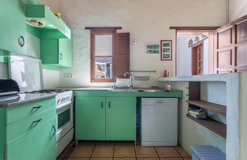 Guatiza House | Holiday Home Casa Cueva with Mountain View, Pool, Wi-Fi & Terrace