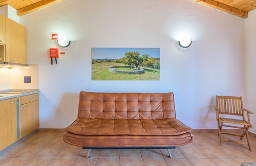 Sao Luis Apartment | Holiday Home 'Casa Da Maria Valtina' with Mountain View, Wi-Fi and Air Conditioning