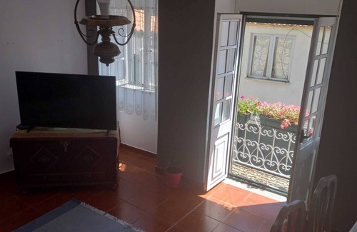 Mangualde House | Holiday Home 'Casa Da Montanha' with Mountain View, Wi-Fi and Air Conditioning