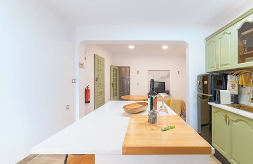 Aljustrel House | Holiday Home 'Casa Da Ermida De Aljustrel' with Mountain View, Wi-Fi and Air Conditioning