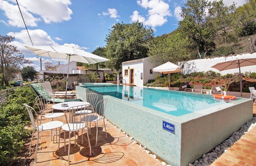 Loule House | Holiday Home "Casa da Tita - Apartamento Celeiro" with Mountain View, Pool, A/C & Wi-Fi