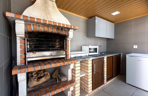 Murtosa House | Holiday Home 'Casa Das Laranjas' with Private Pool and Private Terrace