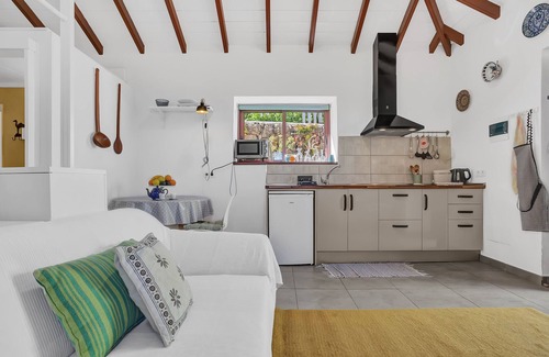 La Orotava House | Holiday Home Casa de Teja with Sea View, Mountain View, Wi-Fi, Terrace & Garden; Pet-friendly