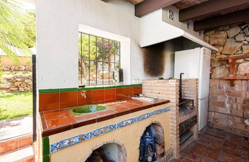 El Candado Villa | Holiday Home 'Casa Del Golf - 10 Minutes on Foot' with Mountain View, Private Pool and Wi-Fi