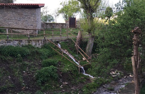 San Roman de Cameros House | Holiday Home 'Casa Del Tio Conejo' with Mountain View, Shared Pool and Wi-Fi