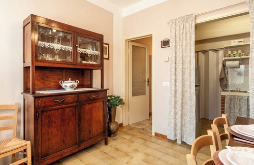 Montecarlo House | Holiday Home 'Casa Di Nonna Tosca Montecarlo' with Mountain View, Wi-Fi and Air Conditioning
