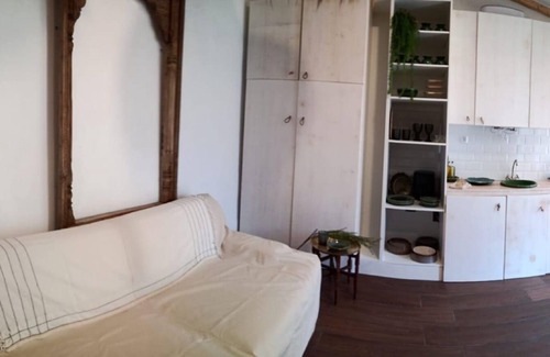 Mertola House | Holiday Home 'Casa Do Adro' with Private Terrace, Wi-Fi and Air Conditioning
