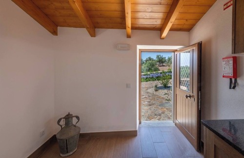 Loule House | Holiday Home 'Casa Do Forno - Vale Luís Neto' with Mountain View, Wi-Fi and Air Conditioning