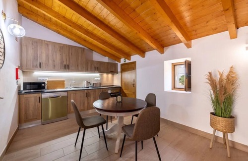 Loule House | Holiday Home 'Casa Do Poço - Vale Luís Neto' with Mountain View, Wi-Fi and Air Conditioning