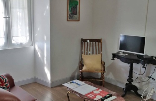 Fajazinha House | Holiday Home 'Casa do Rossio' with Mountain View & Wi-Fi