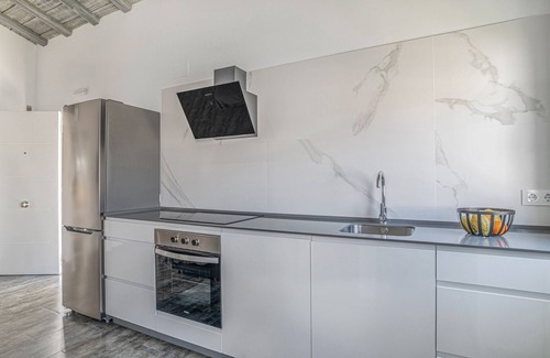 San Ambrosio House | Holiday Home 'Casa El Elefante' with Private Terrace, Wi-Fi and Air Conditioning