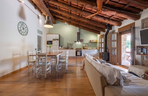 Ulldecona House | Holiday Home 'Casa En Vistes Al Montsià' with Mountain Views, Private Pool and Wi-Fi