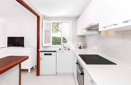 Cap d'Artrutx Apartment | Holiday Home 'Casa Joana' with Private Terrace, Private Garden and Wi-Fi