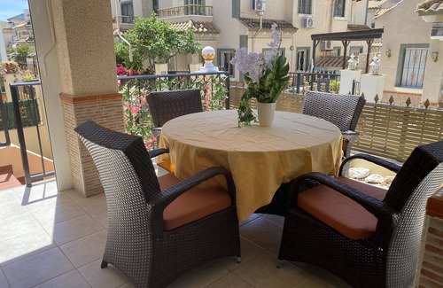 San Fulgencio House | Holiday Home 'Casa Palma' with Shared Pool, Wi-Fi and Air Conditioning