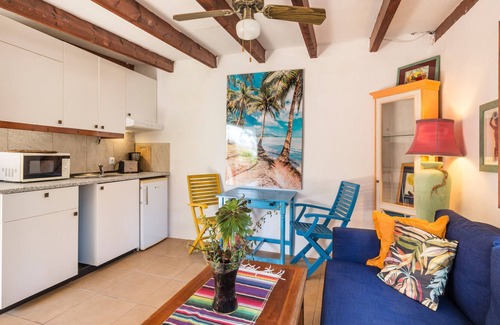Torre-Pacheco House | Holiday Home 'Casa Caribe En Finca Santa Ana' with Mountain View, Wi-Fi and Air Conditioning