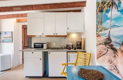 Torre-Pacheco House | Holiday Home 'Casa Caribe En Finca Santa Ana' with Mountain View, Wi-Fi and Air Conditioning