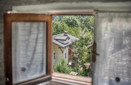 Balmuccia House | Holiday Home 'Casa Giulia Balmuccia' with Balcony and Wi-Fi