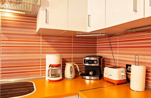 Las Rosas House | Holiday Home Casa Golfin with Garden View, Wi-Fi & Terrace