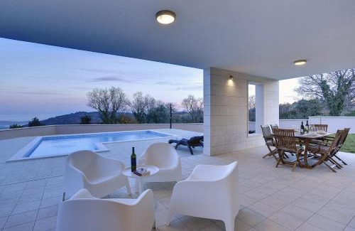 Kavran House | Holiday Home Casa Histria