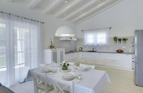 Kavran House | Holiday Home Casa Histria
