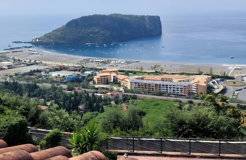 Praia a Mare House | Holiday Home 'Casa Nuovissima' with Sea View, Wi-Fi and Air Conditioning