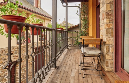 Molinaseca House | Holiday Home 'Casa María' with Private Terrace and Wi-Fi