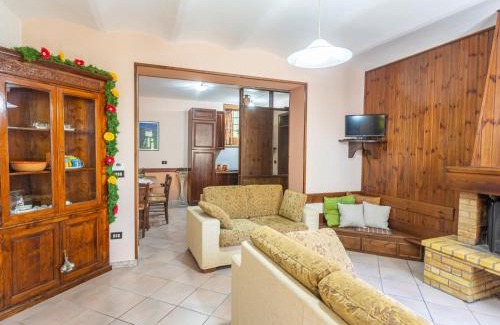 Aia di Rocco House | Holiday Home Casa Maja by Interhome