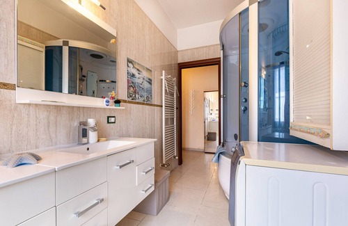 Rosolina House | Holiday home "Casa Marina' with fireplace and underfloor heating.