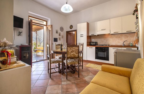 Viddalba House | Holiday Home 'Casa Michela' with Private Garden and Wi-Fi
