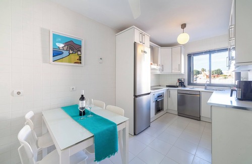Retamar House | Holiday Home "Casa Minuni" with Sea View, Terrace, Balcony, A/C & Wi-Fi