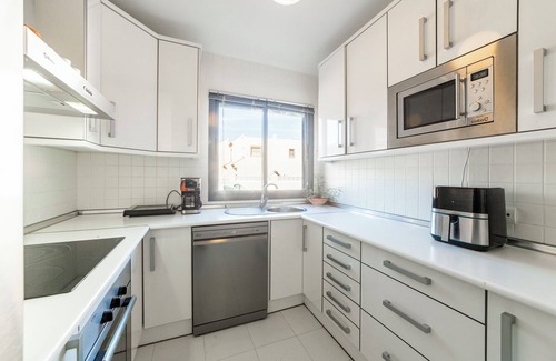 Retamar House | Holiday Home "Casa Minuni" with Sea View, Terrace, Balcony, A/C & Wi-Fi