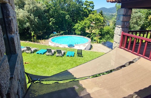 Povoa de Lanhoso House | Holiday Home 'Casa Nova Das Oliveiras' with Mountain View, Wi-Fi and Air Conditioning