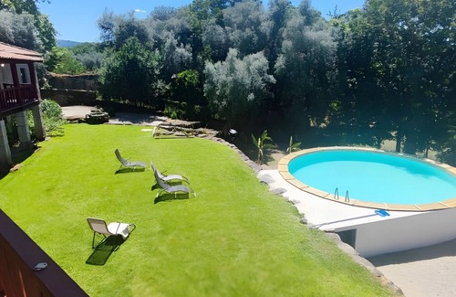 Povoa de Lanhoso House | Holiday Home 'Casa Nova Das Oliveiras' with Mountain View, Wi-Fi and Air Conditioning
