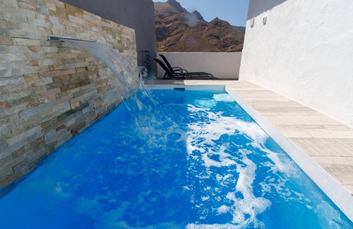 Agaete House | Holiday home "Casa Nuestra" with a view of the water