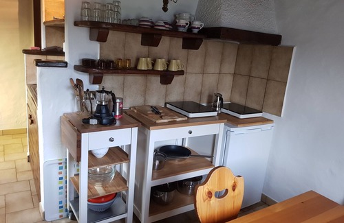 Lunecco House | Holiday Home 'Casa Piccola' with Mountain View, Private Garden and Wi-Fi