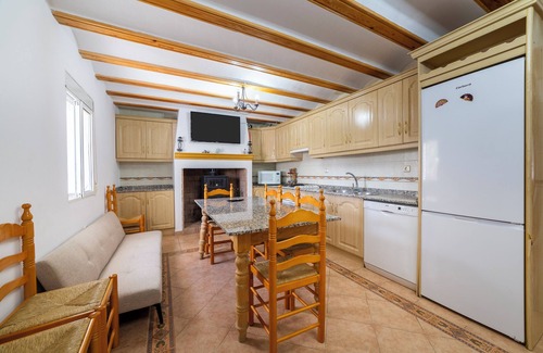 Velez Rubio House | Holiday Home 'Casa Rural Las Cales' with Mountain View, Private Pool and Wi-Fi