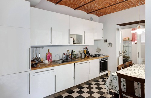 Ispra House | Holiday Home 'Casa Romantica' with Private Terrace, Balcony and Wi-Fi