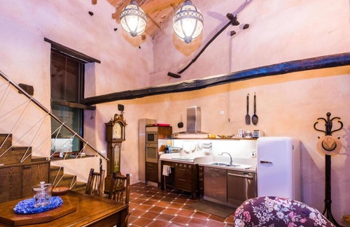 Villamejil House | Holiday Home 'Casa Rural La Cepedana' with Private Terrace, Private Garden and Wi-Fi