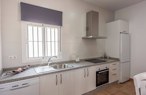 La Lantejuela House | Holiday Home 'Casa Rural Lola - Lantejuela' with Private Pool, Wi-Fi and Air Conditioning