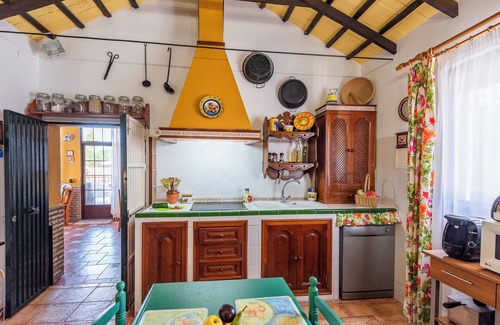 Ecija House | Holiday Home "Casa Rural Cactus" with Private Pool & Wi-Fi