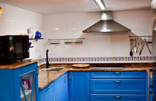 Castillo Siete Villas House | Holiday Home 'Casa Rural Cerca A Playas' with Private Pool, Private Terrace and Wi-Fi