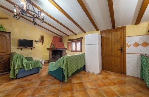 Laroya House | Holiday Home 'Casa Rural Albaida' with Mountain View, Shared Pool and Wi-Fi