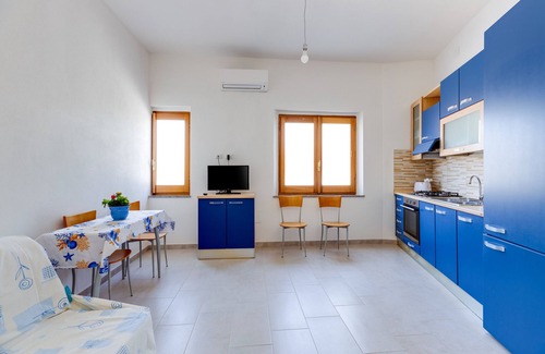 Porto Alabe House | Holiday Home 'Casa Simo' with Sea View, Wi-Fi and Air Conditioning